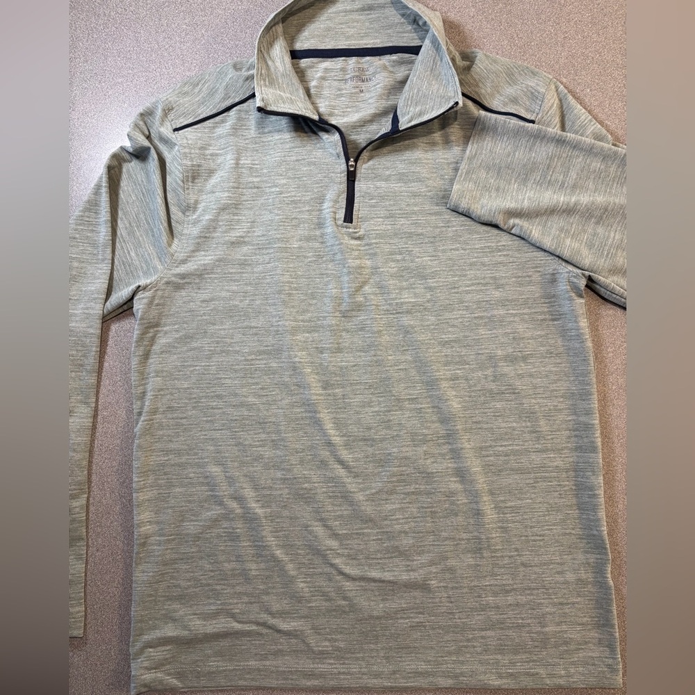 J.Crew Performance Heather Gray Quarter-Zip pullover‎ Top. SZ M